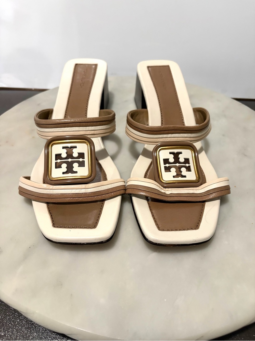 Tory Burch Georgia Bombe Mule Sandal Heeled Tan Cream LOGO 10.5M Women’s CLEAN